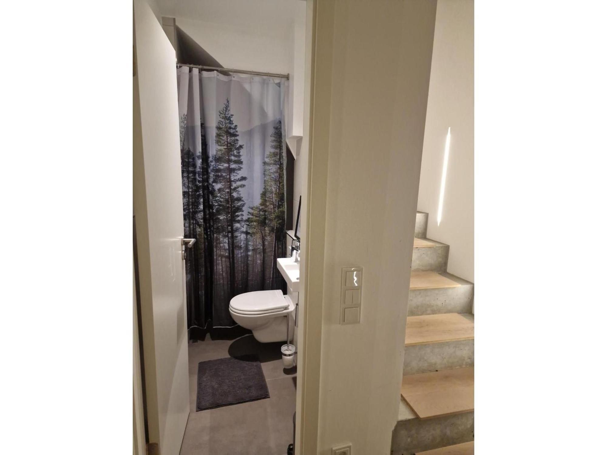 Stadtnahes Gaestezimmer Im Penthouse Bei Esi テュービンゲン エクステリア 写真