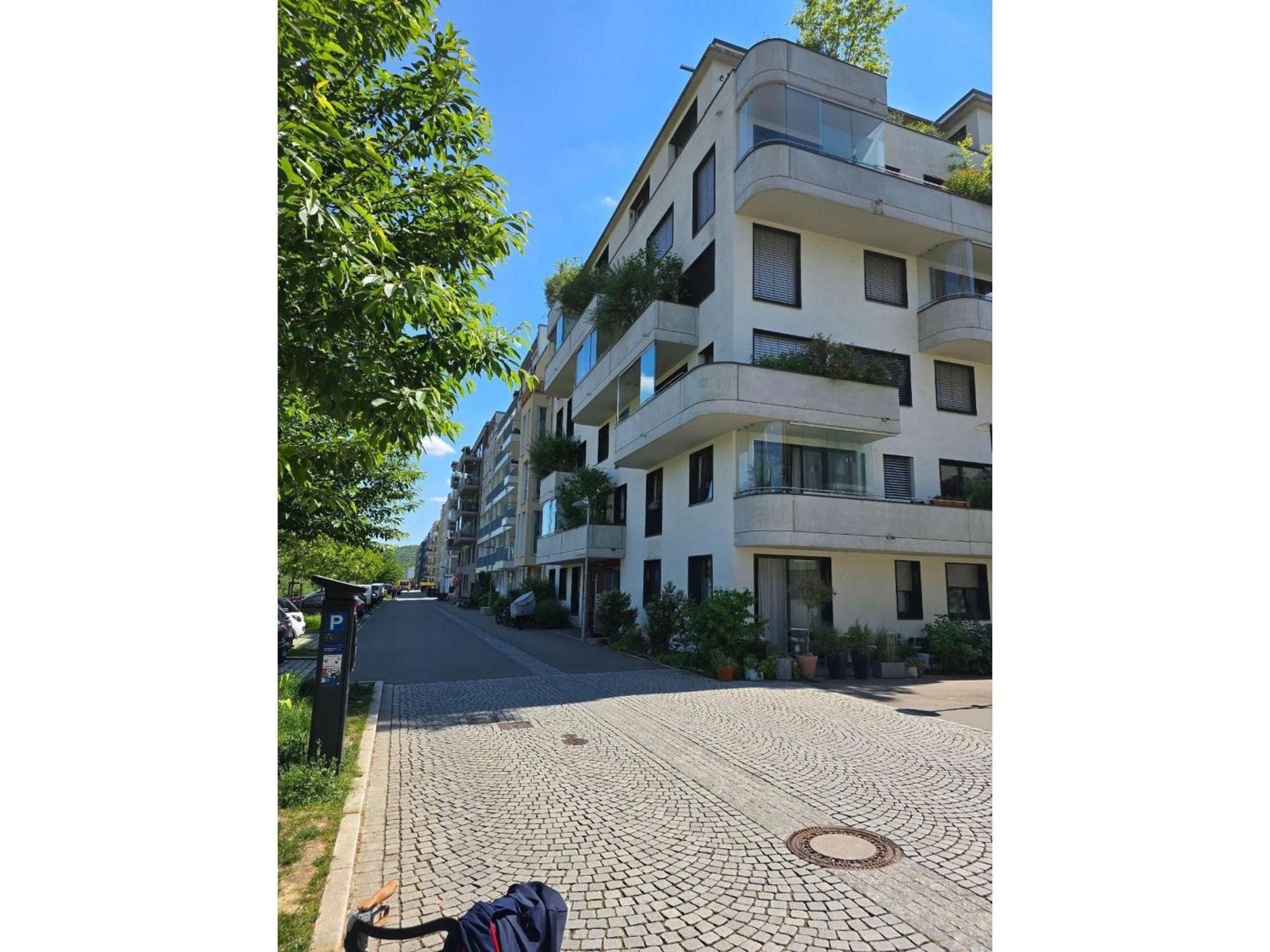 Stadtnahes Gaestezimmer Im Penthouse Bei Esi テュービンゲン エクステリア 写真