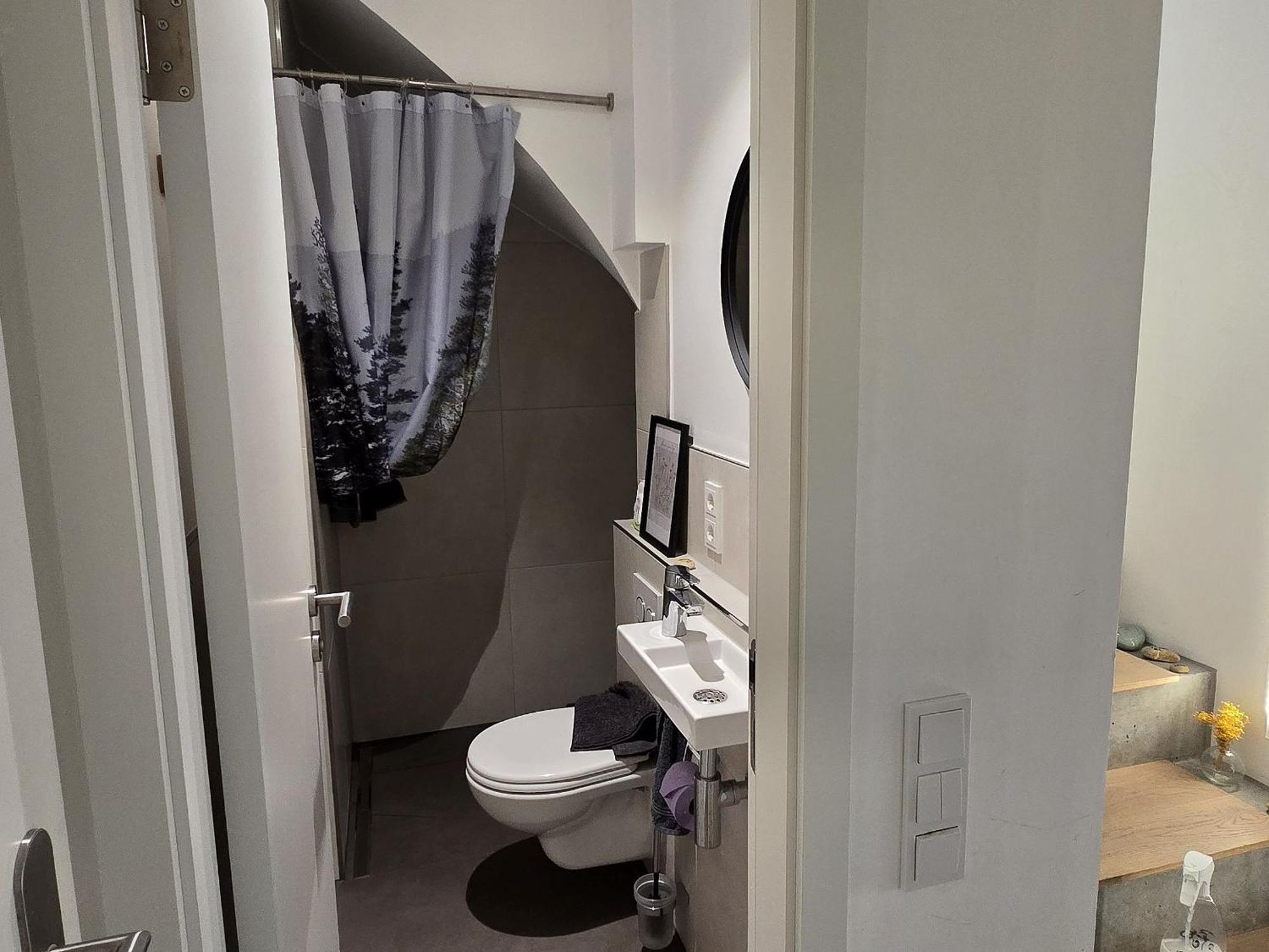 Stadtnahes Gaestezimmer Im Penthouse Bei Esi テュービンゲン エクステリア 写真