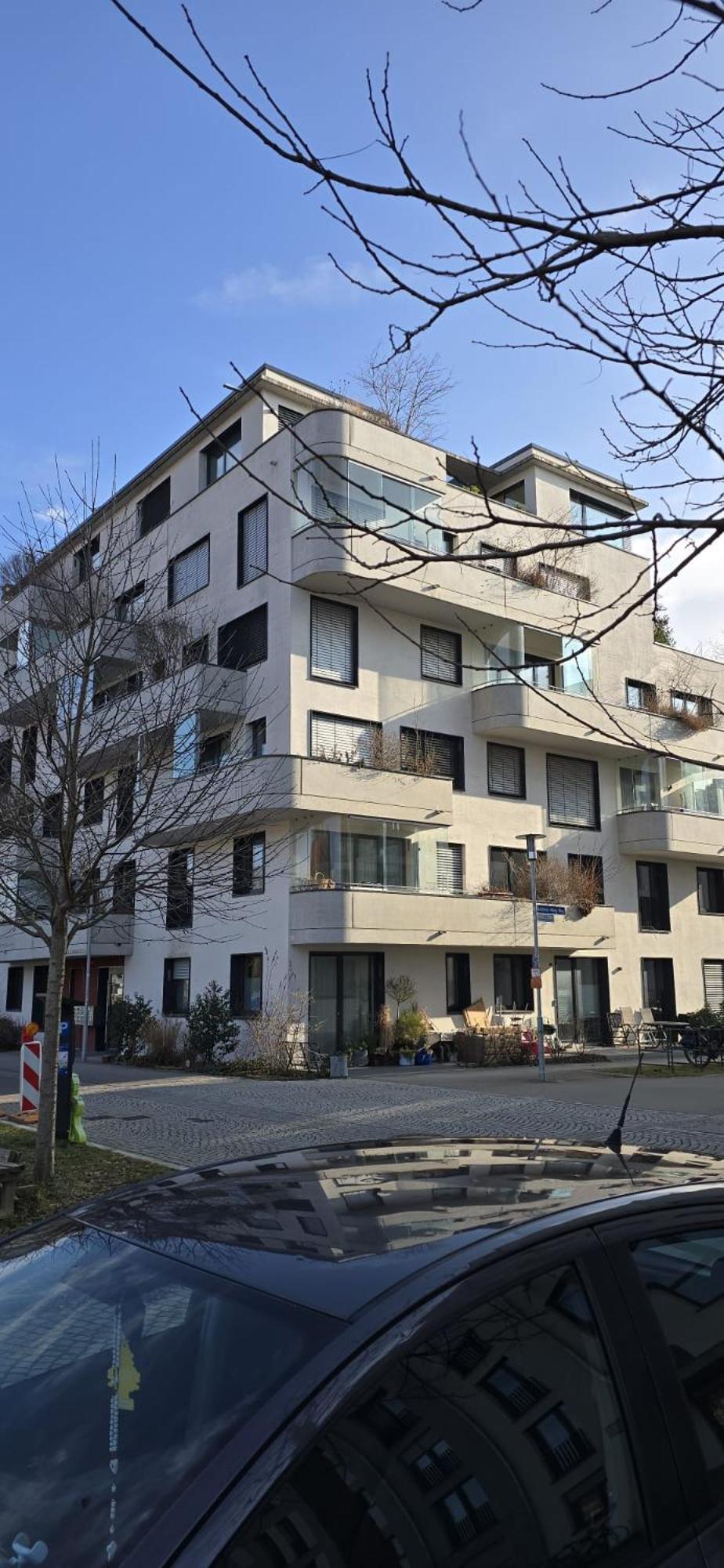 Stadtnahes Gaestezimmer Im Penthouse Bei Esi テュービンゲン エクステリア 写真